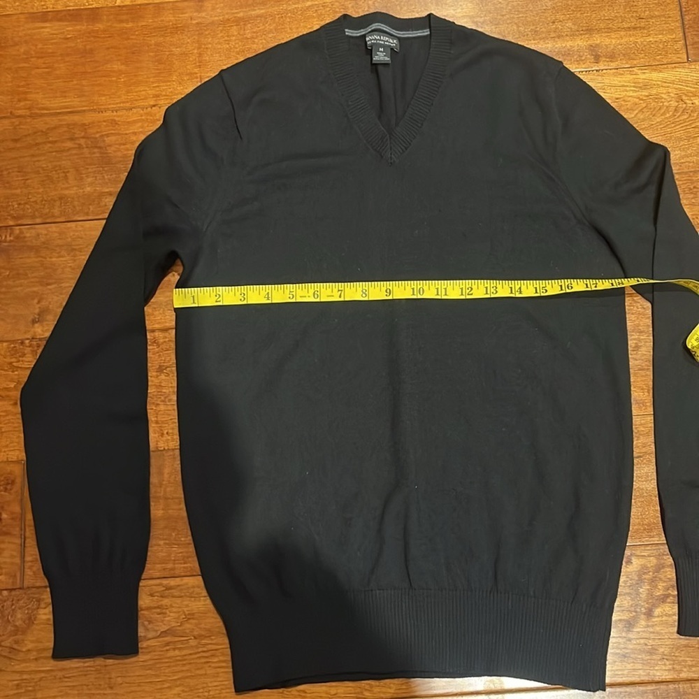 Banana Republic EXTRA FINE Merino Wool V Neck Black Sweater Size M - Picture 8 of 8